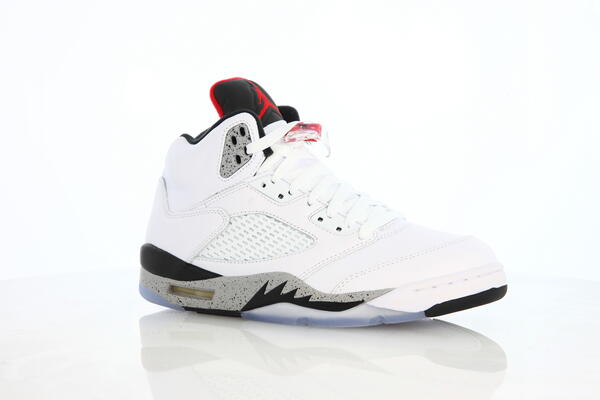 Air Jordan 5 ホワイト/ブラック/レッド 136027-104 Air Jordan 5 Retro 